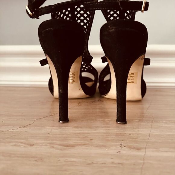 Steve Madden Madden Girl “Regall” black suede, cut out sandals. - Picture 5 of 6